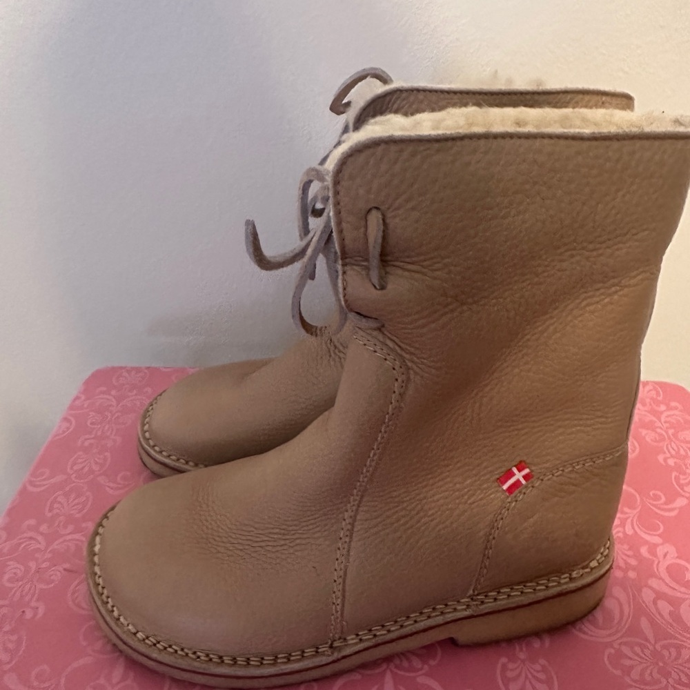 Duckfeet Arhus Creme Leather Boots Size 39, hardly worn - Picture 4 of 5